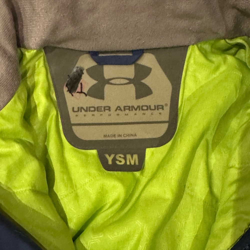 Kids Under Amour Water Resistant Jacket with hood - Picture 4 of 5